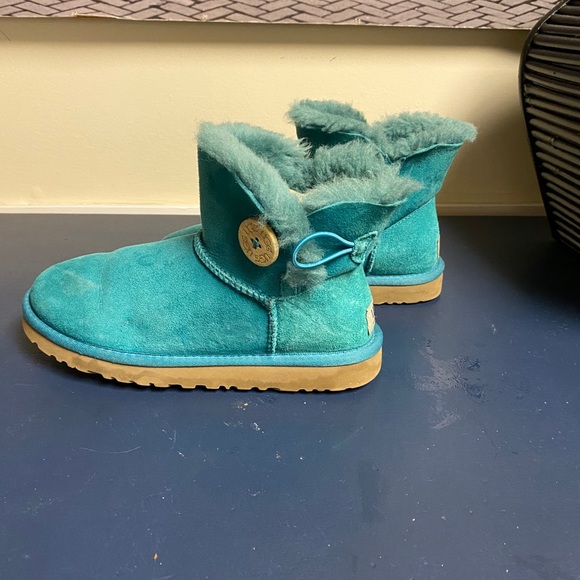 Ugg Boots - Picture 3 of 4